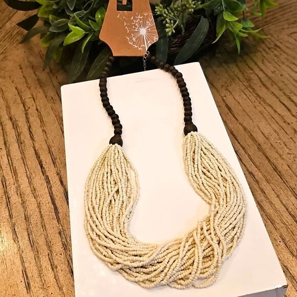 Elegant Brown Cream Beaded Necklace NWT - Picture 1 of 7
